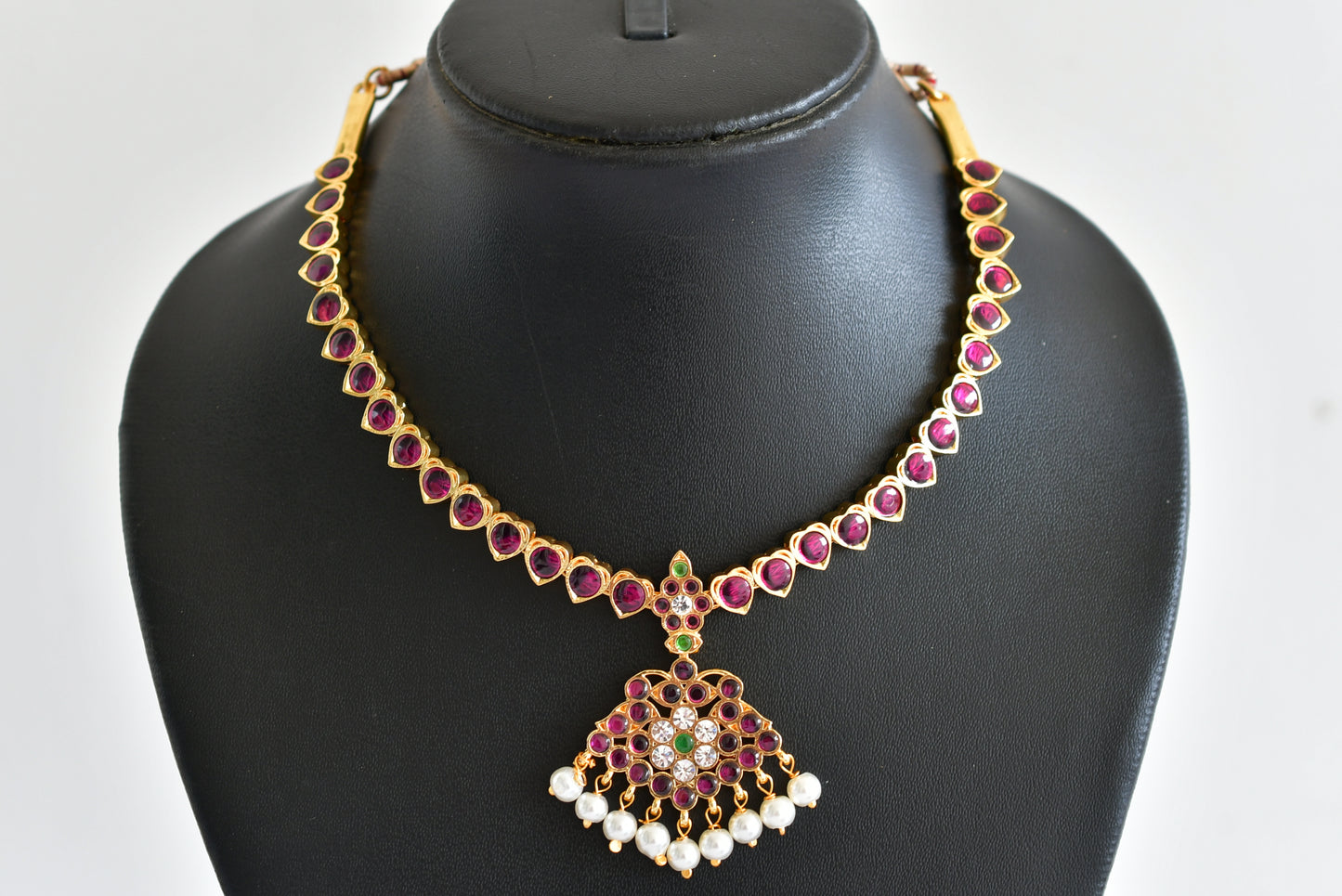 Gold tone precious kemp-green pearl attigai/necklace dj-52252