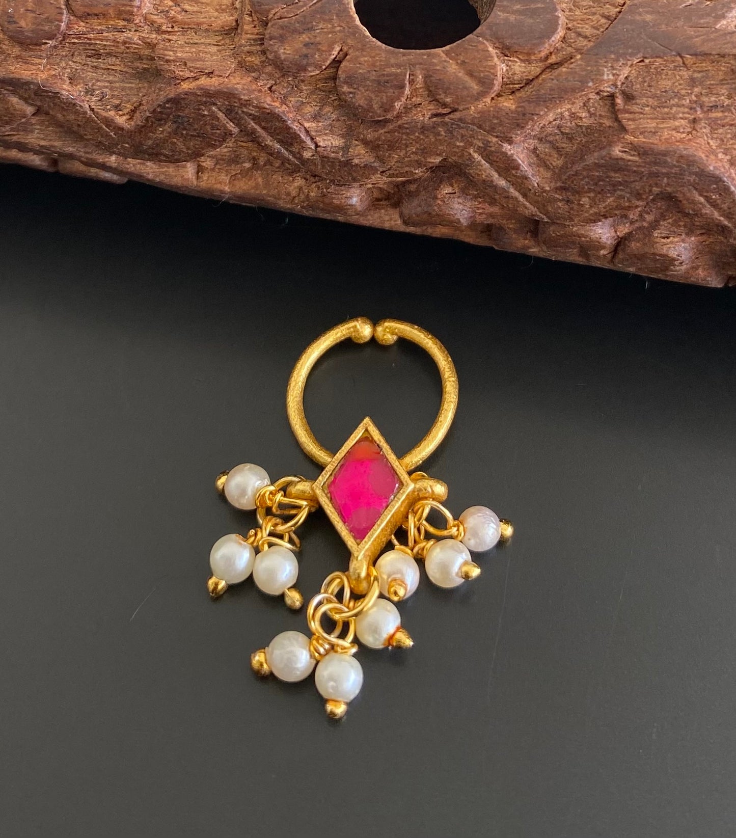 Gold tone pink stone pearl nose pin/bulakku dj-53823