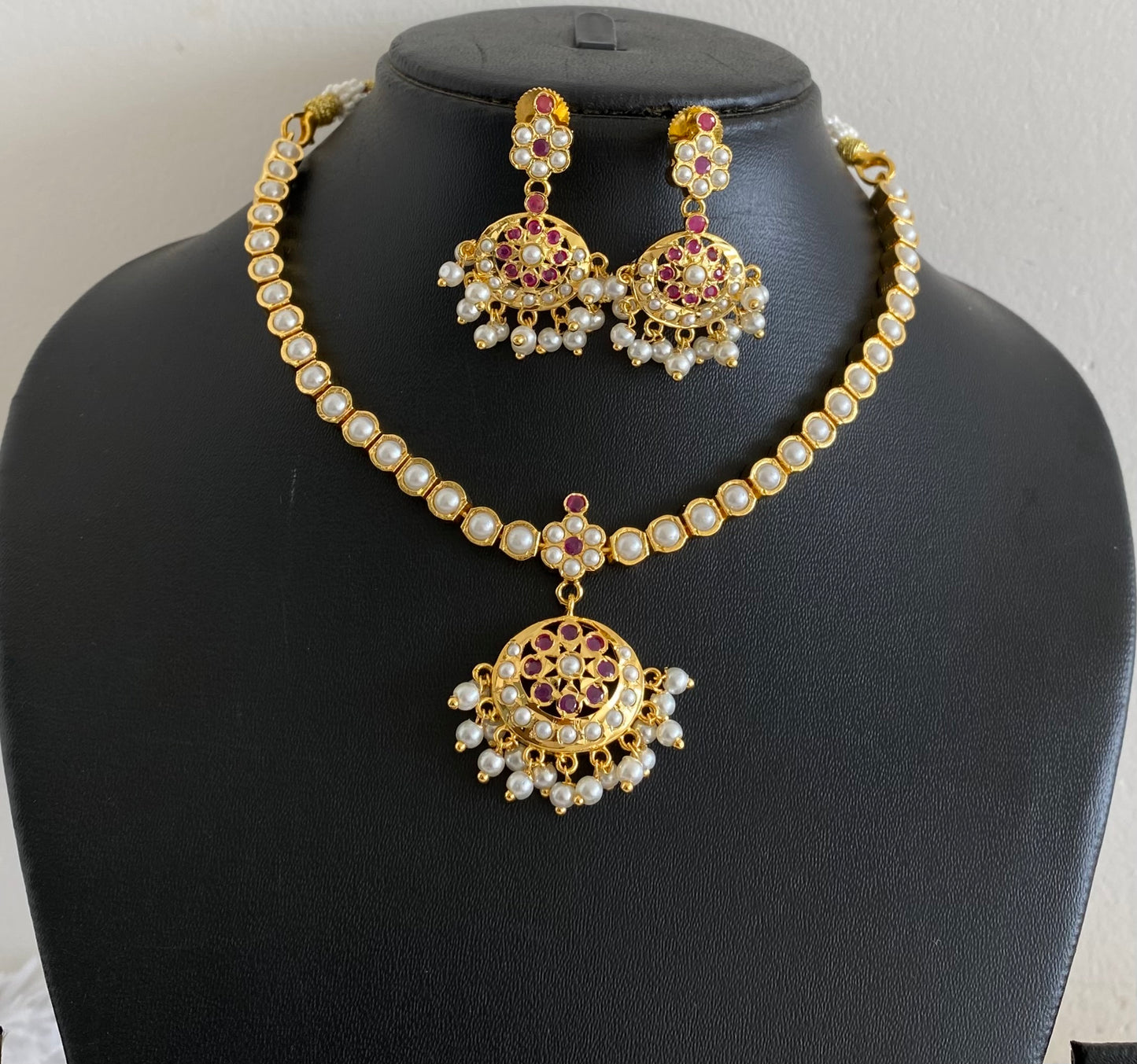Gold tone pink stone pearl south Indian style necklace set dj-54406