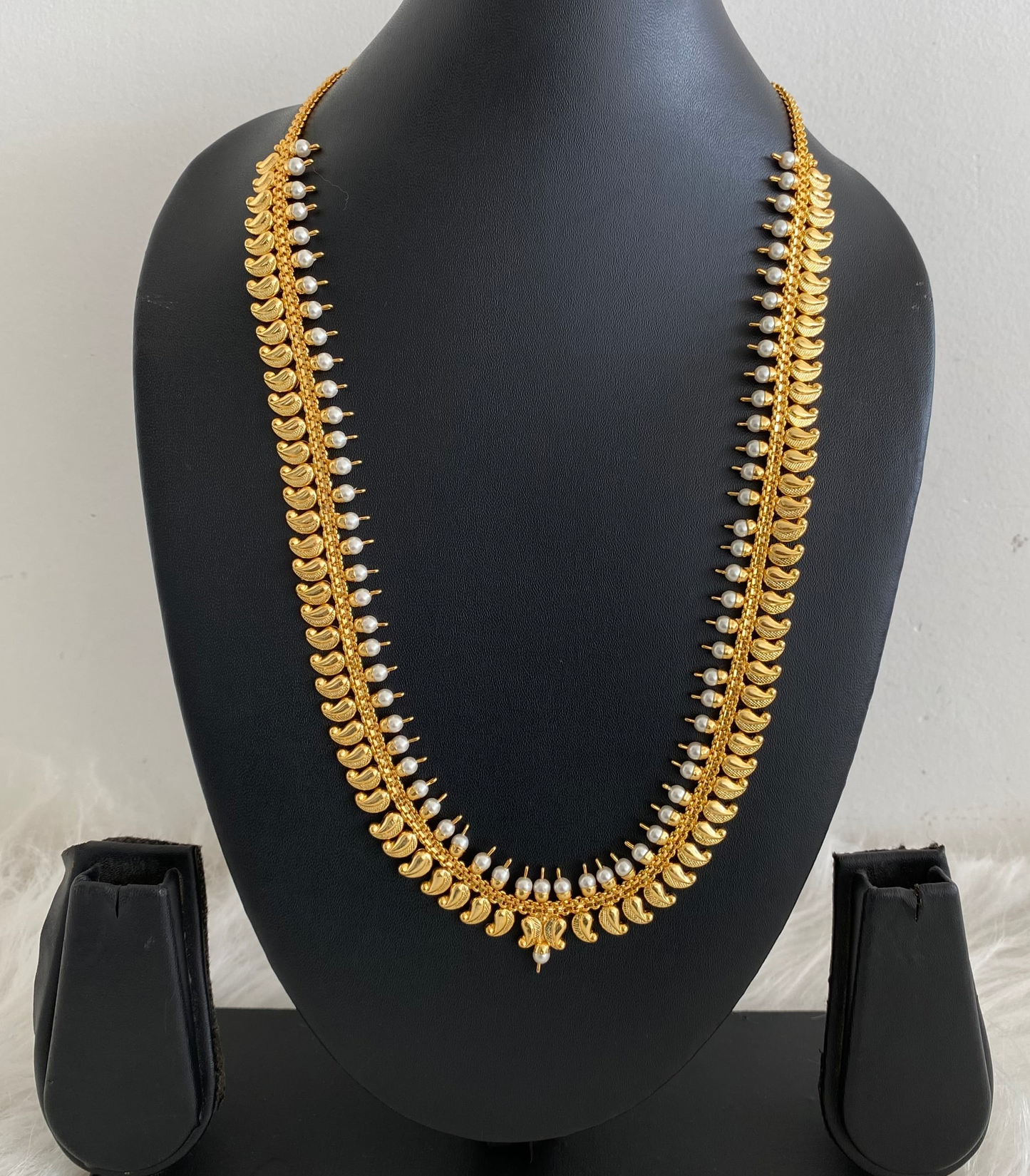Gold tone kerala style mango pearl short haar dj-54530
