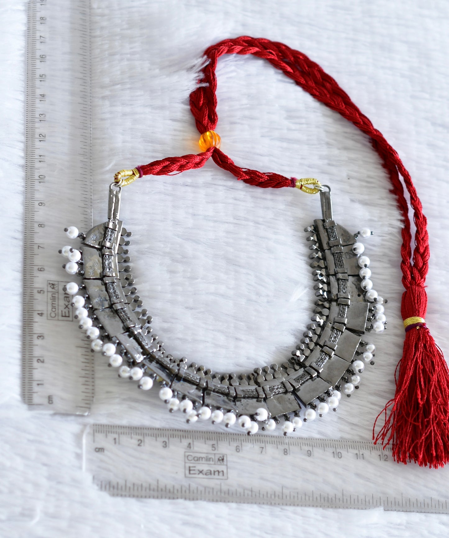 Black finish precious kemp-green pearl poothali necklace dj-52279