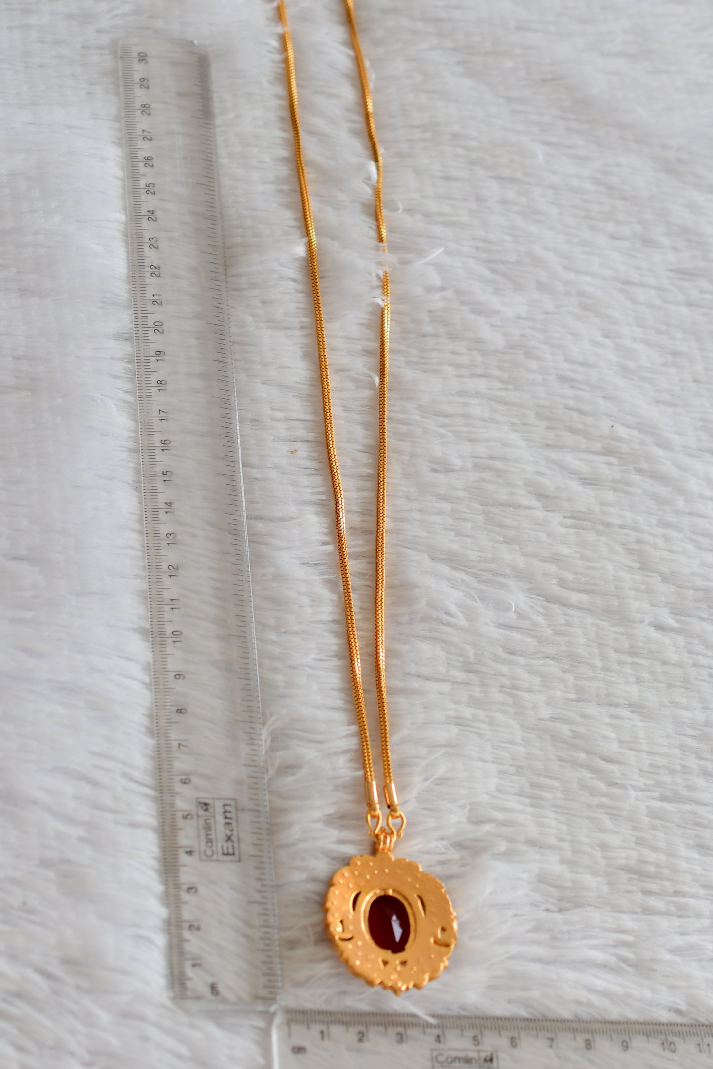 Gold tone 24 chain with red oval stone pendant dj-51912