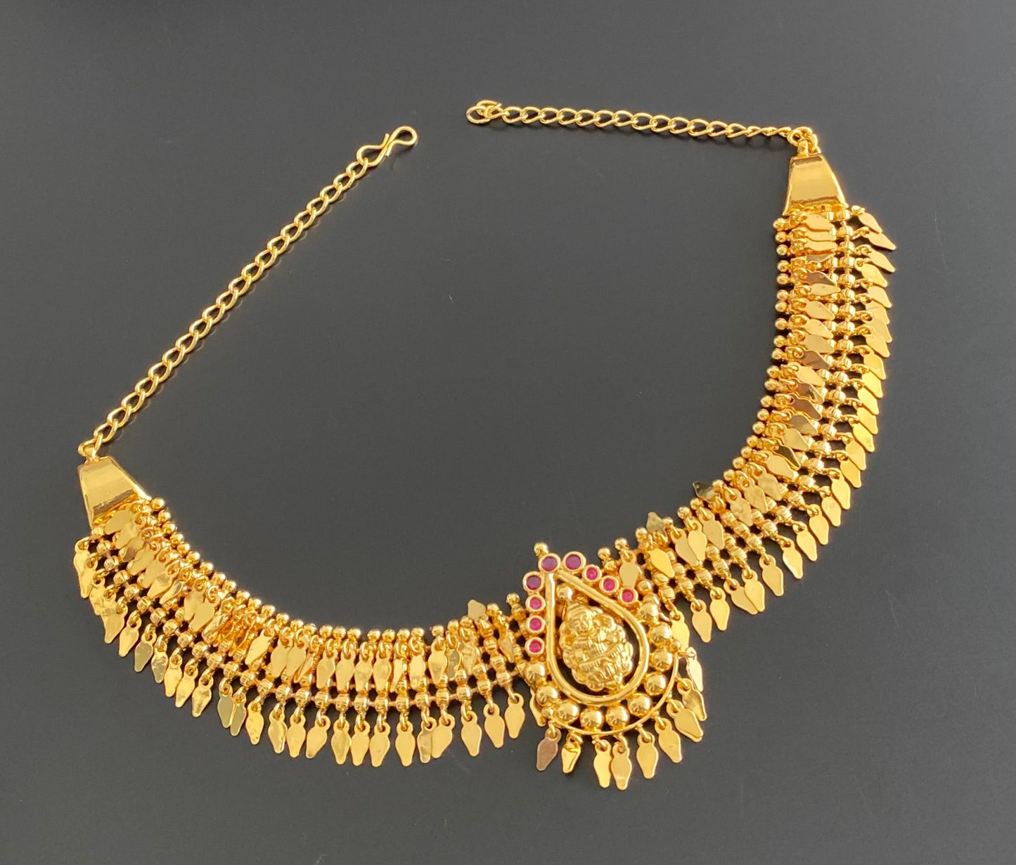 Gold tone kerala style elakka pink stone lakshmi choker necklace dj-54106