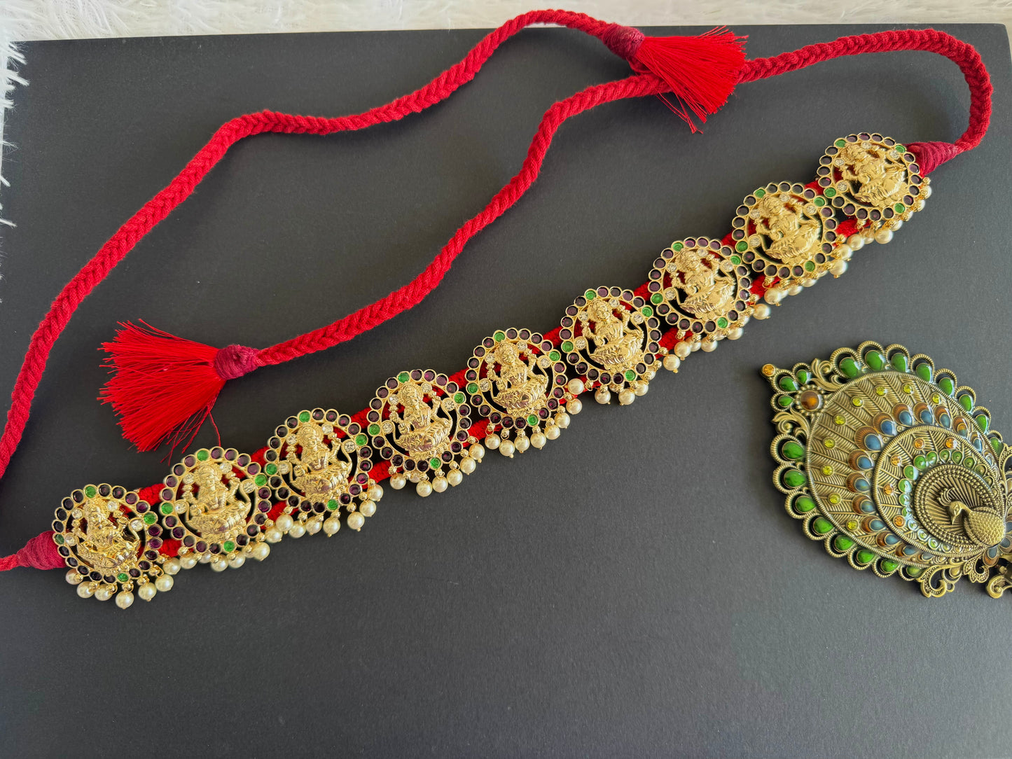 Gold tone precious kemp-green-white pearl lakshmi waist band dj-52270