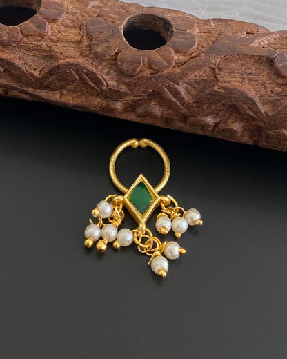 Gold tone green stone pearl nose pin/bulakku dj-53822
