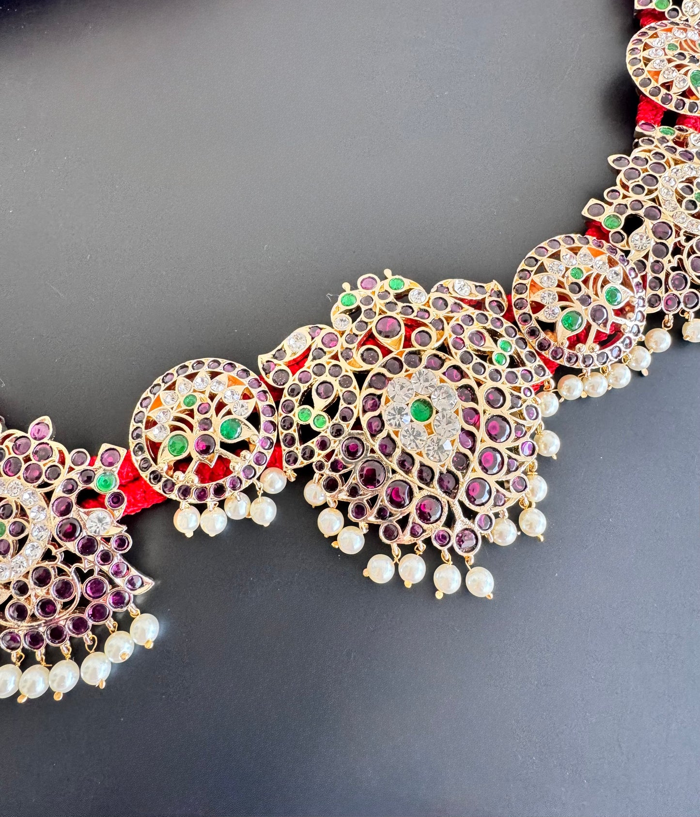 Gold tone precious kemp-green pearl peacock waist band dj-52540