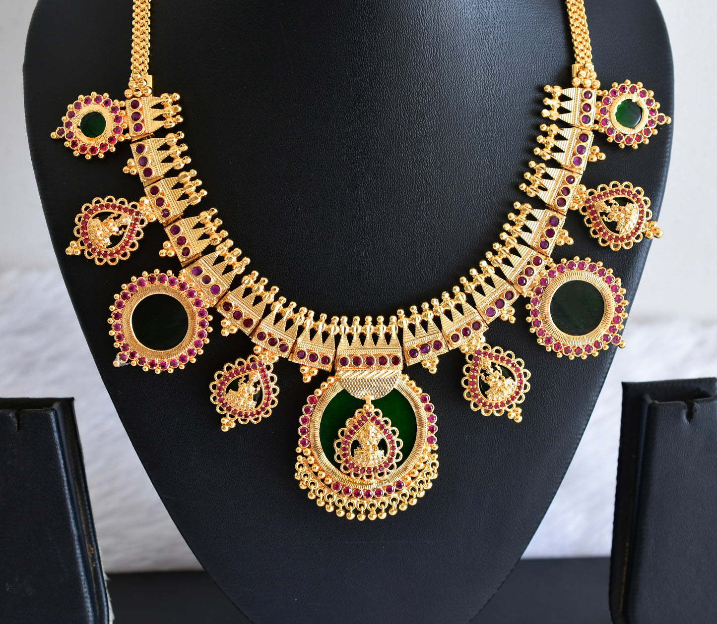 Gold tone kerala style lakshmi pink stone big green round necklace dj-53086