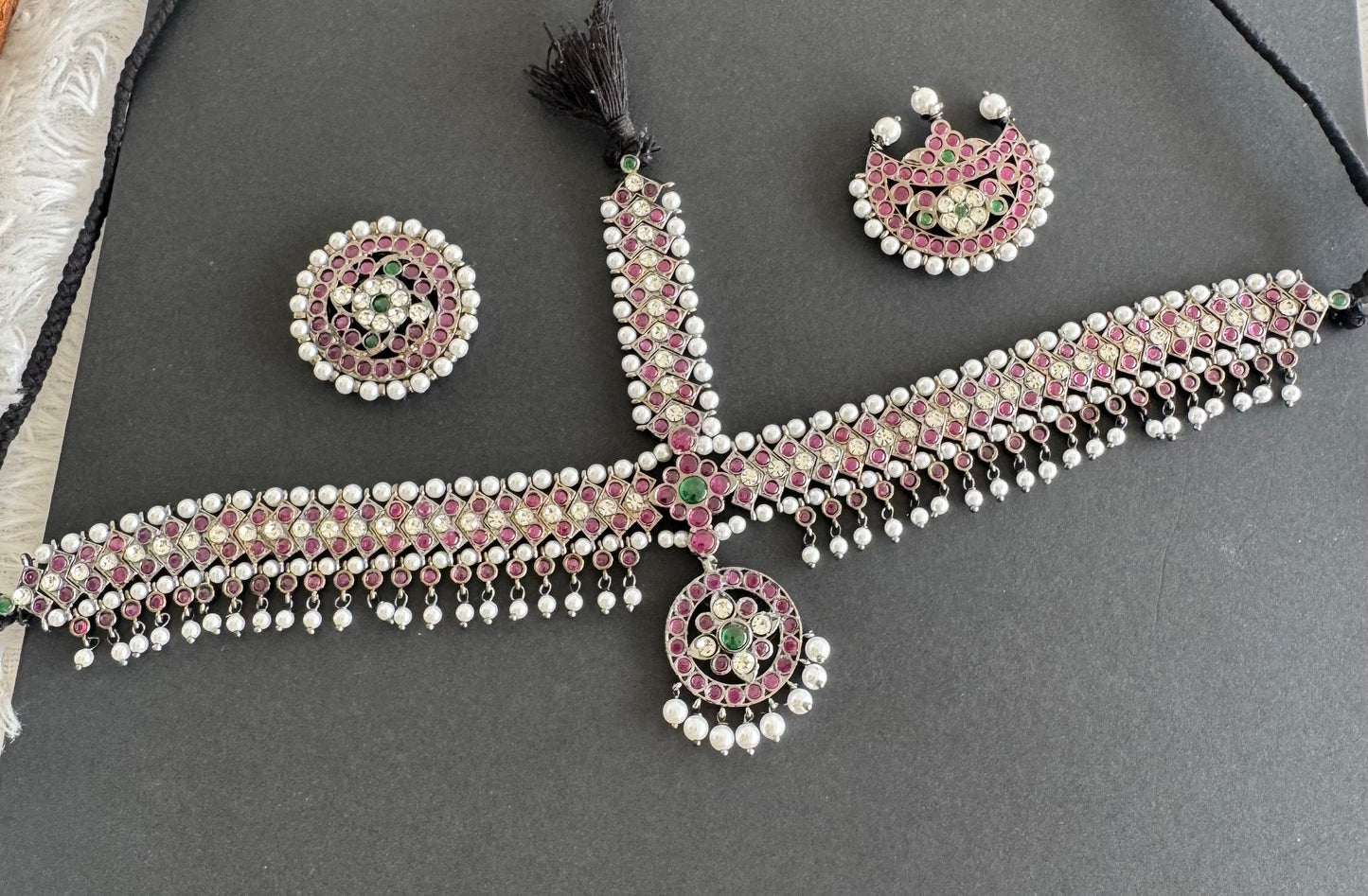 Black finish real kemp-green-white pearl maang tikka dj-52013