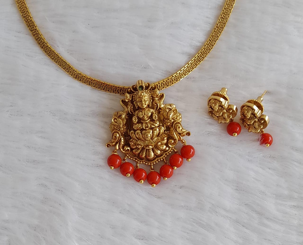 Antique gold tone coral beaded lakshmi-elephant necklace set dj-47044