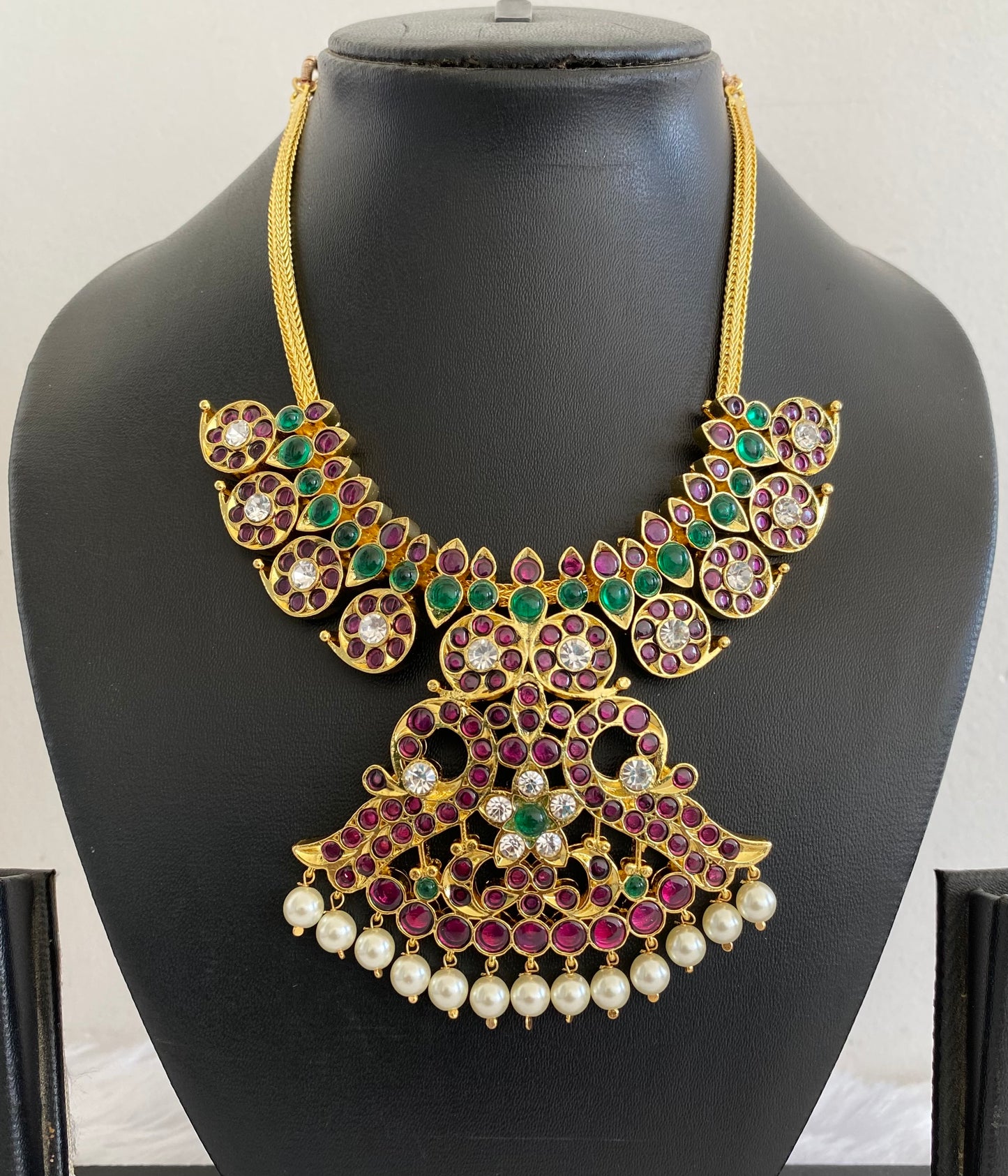 Gold tone precious kemp-white-green pearl mango peacock necklace dj-53362