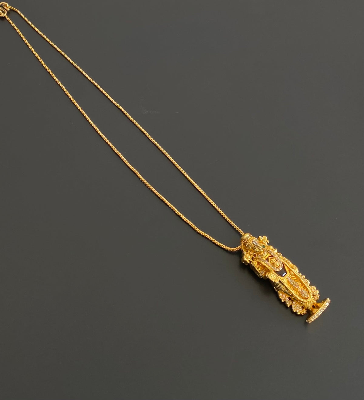 Gold tone 18 inches chain with shri thirumal pendant dj-55110