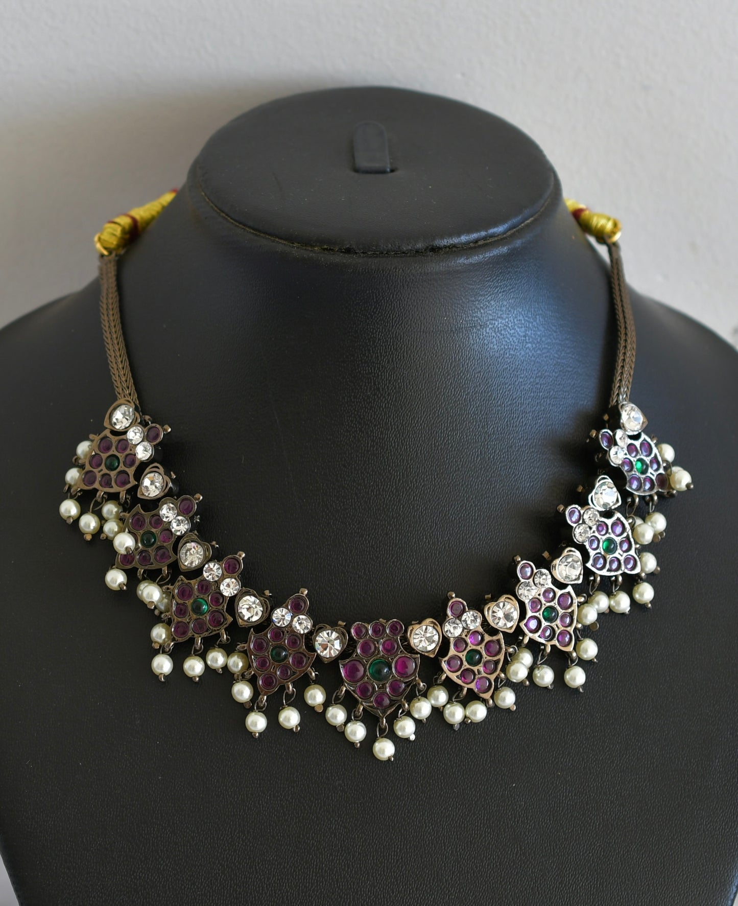 Black finish precious kemp-green pearl necklace dj-52508