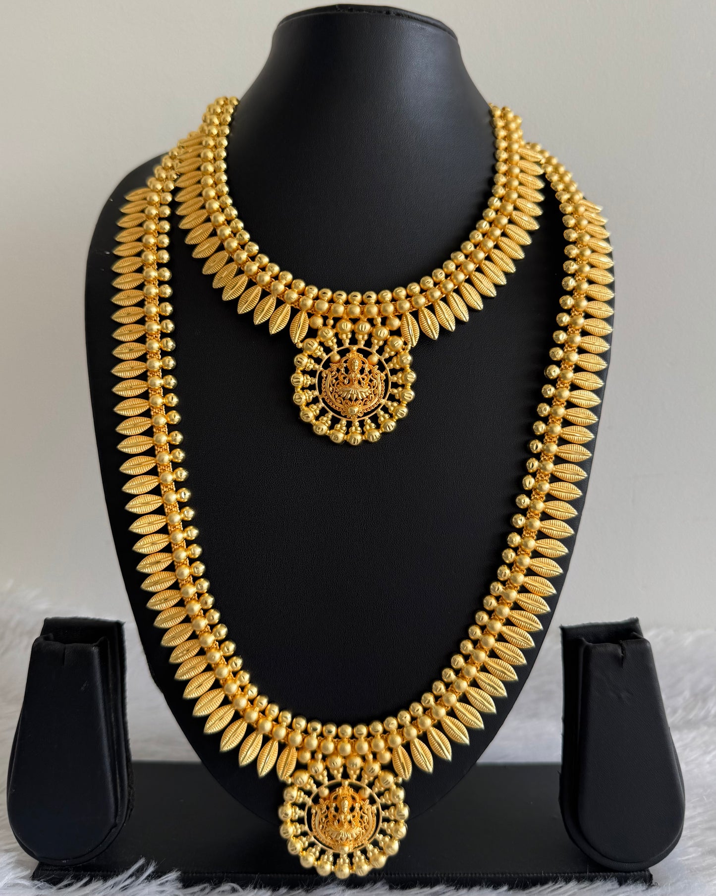 Matte Gold tone kerala style Lakshmi combo set dj-51648