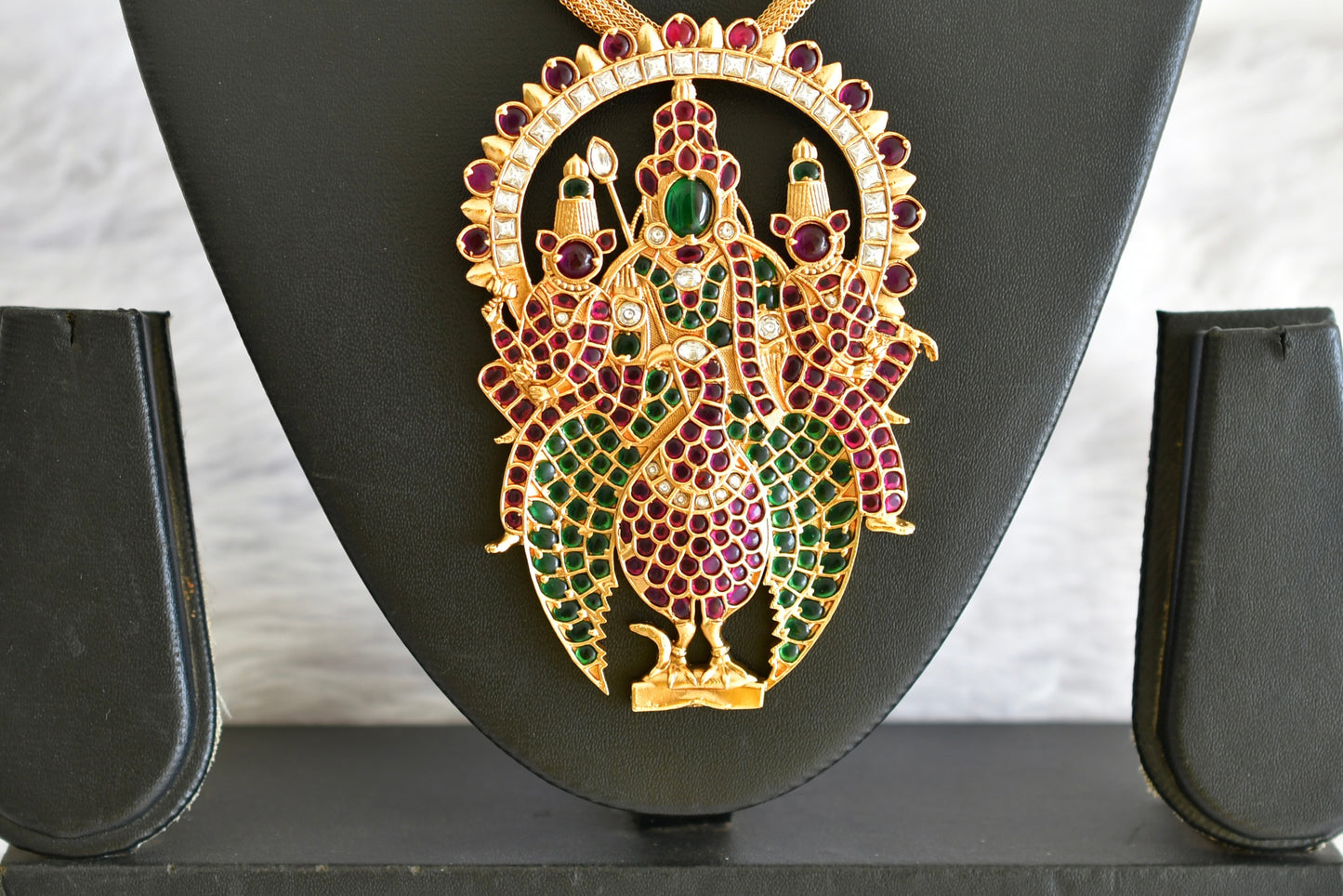 Matte finish kemp-green big Karthikeya pendant necklace dj-51813