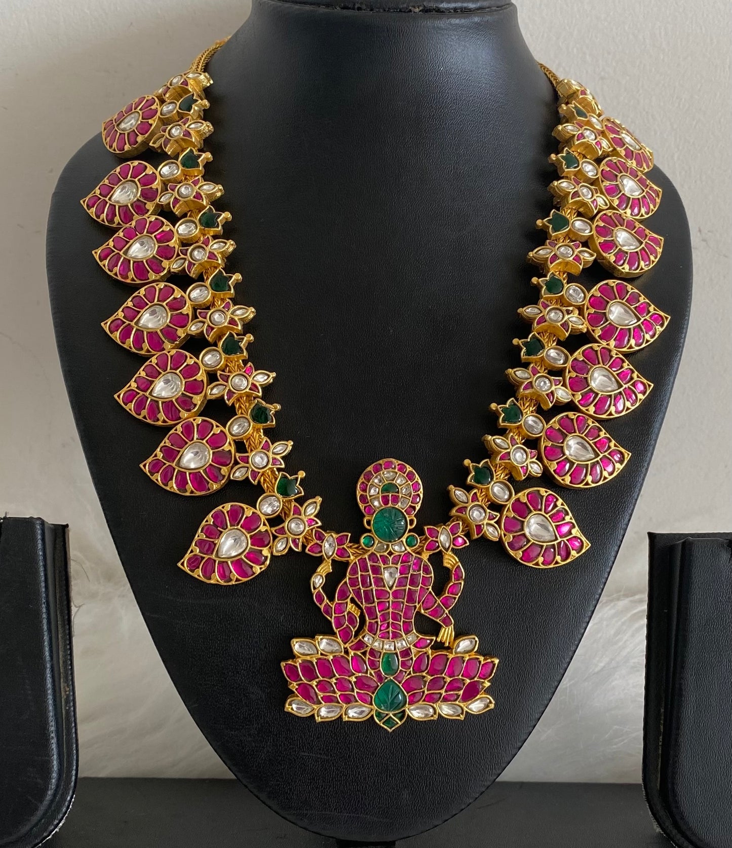 Gold tone mango lakshmi kundan jadau short haar dj-54512