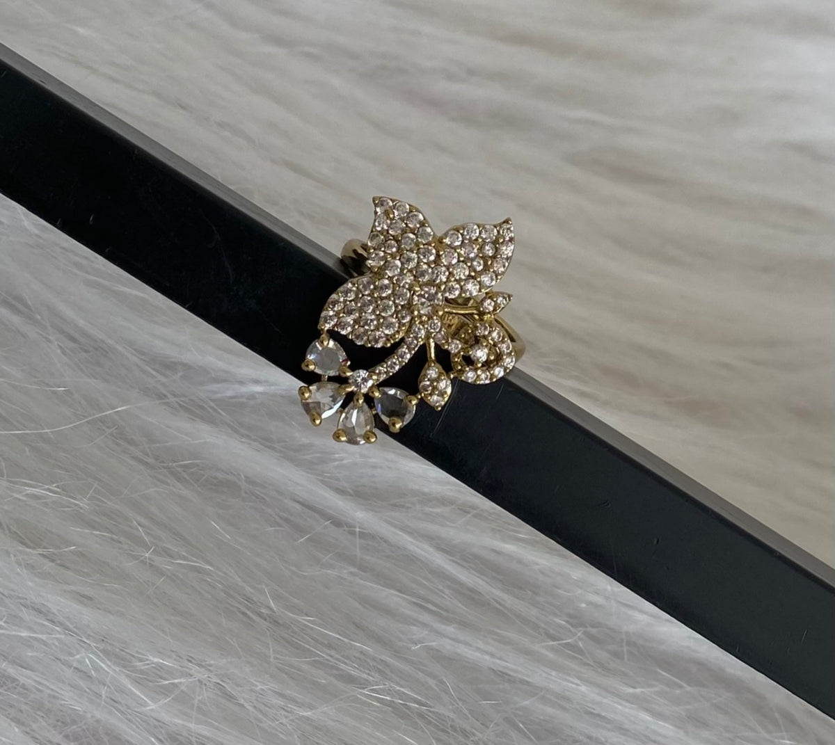 Antique gold tone cz white stone flower adjustable finger ring dj-55047