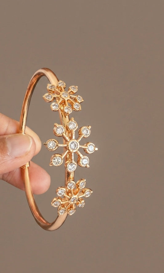 Gold tone AD flower adjustable kada/bangle Dj-53286