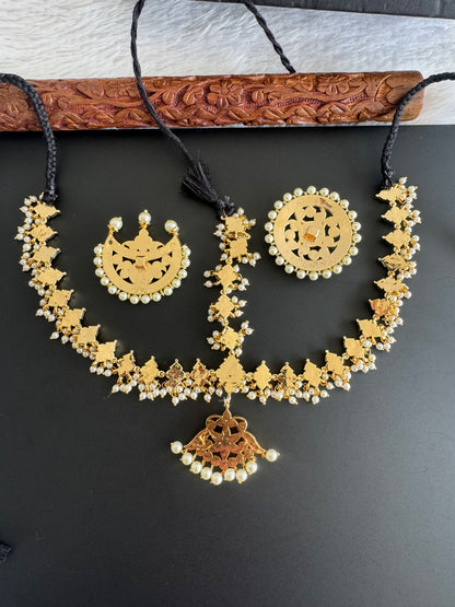 Gold tone precious kemp-green-white pearl cluster with sun and moon head set dj-51849