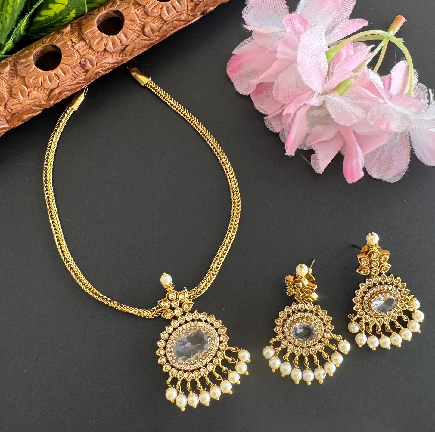 Antique gold tone cz white oval stone necklace set dj-51206