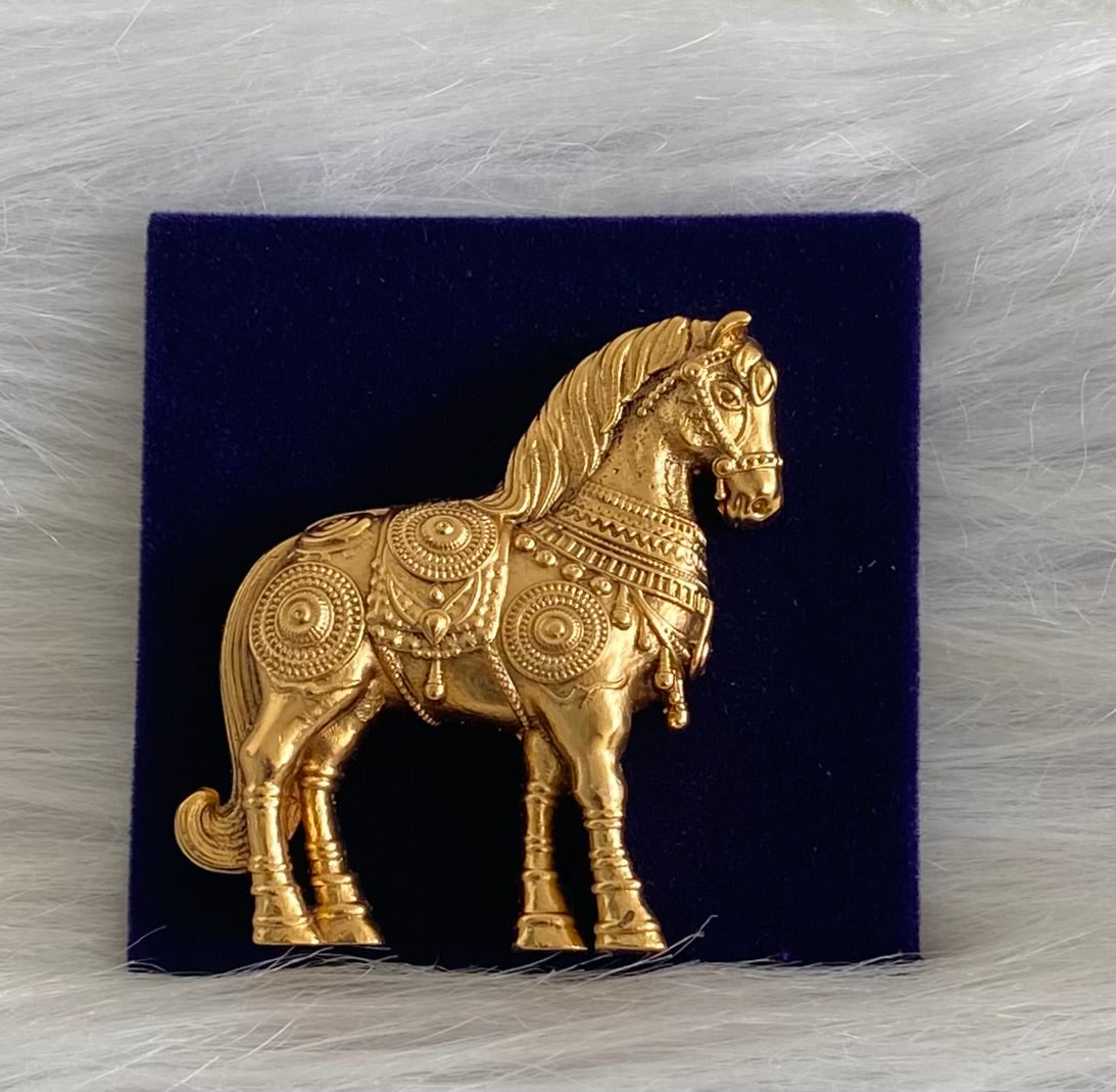 Matte finish horse magnetic brooch for men dj-54219