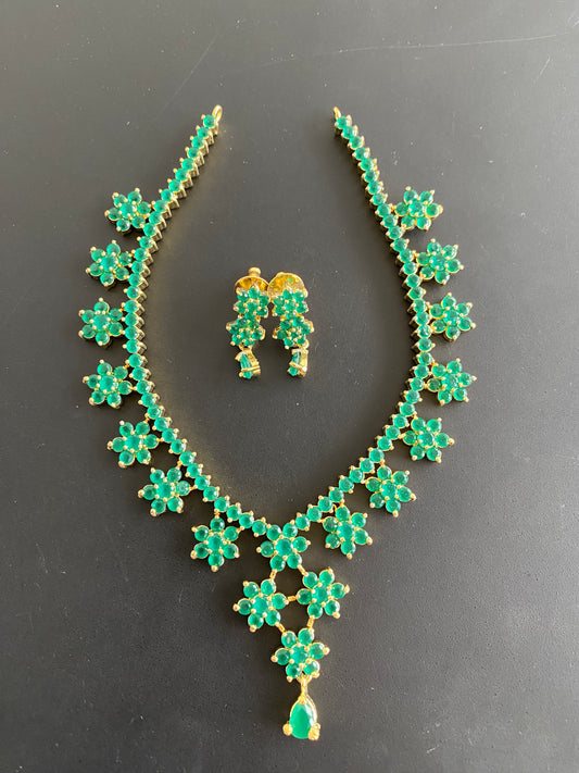 Gold Tone Emerald Green Flower Necklace Set DJ31328