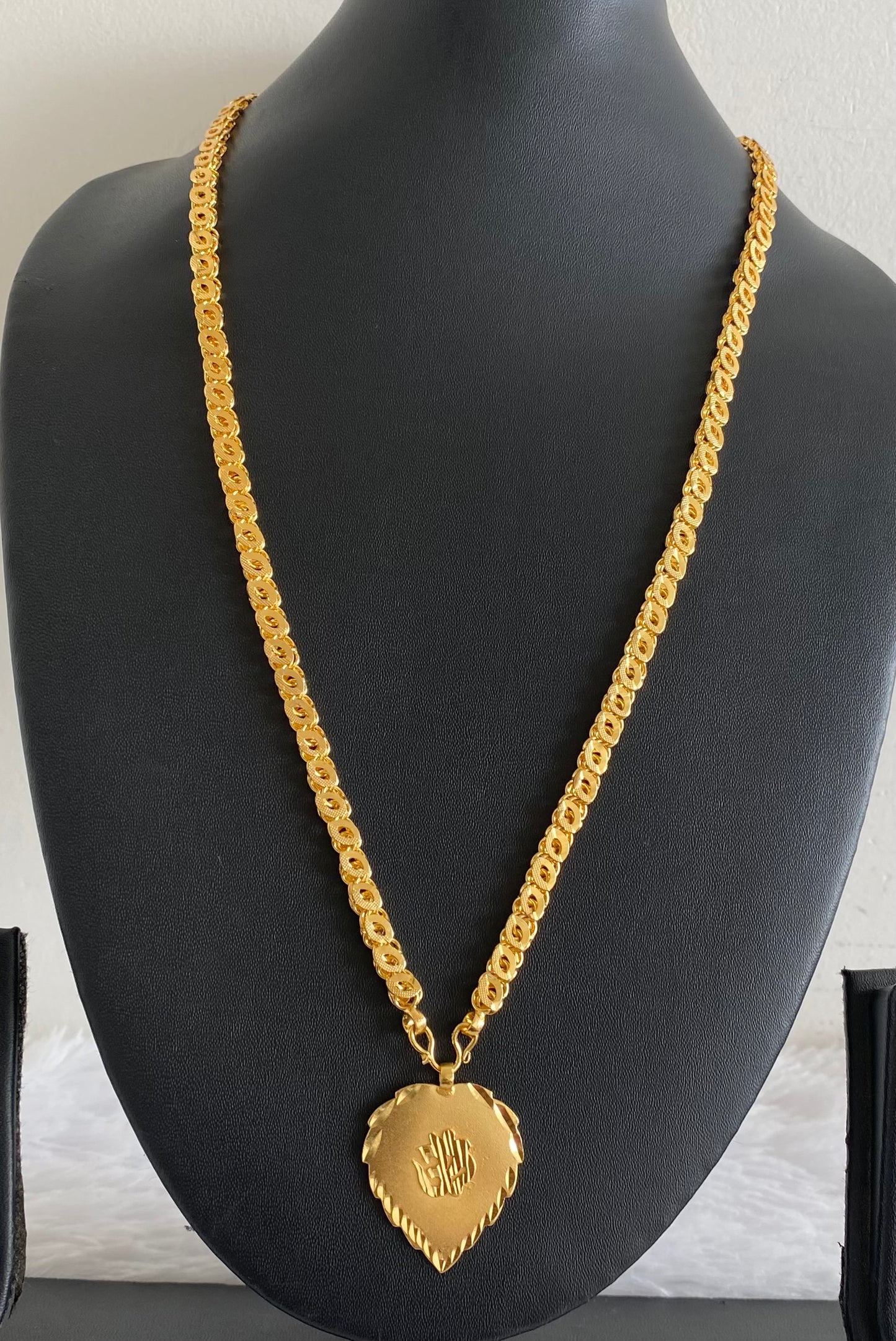 Gold tone 24 inches chain with om pendant dj-54377