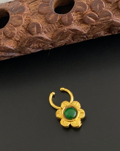 Gold tone green stone nose pin/bulakku dj-53788
