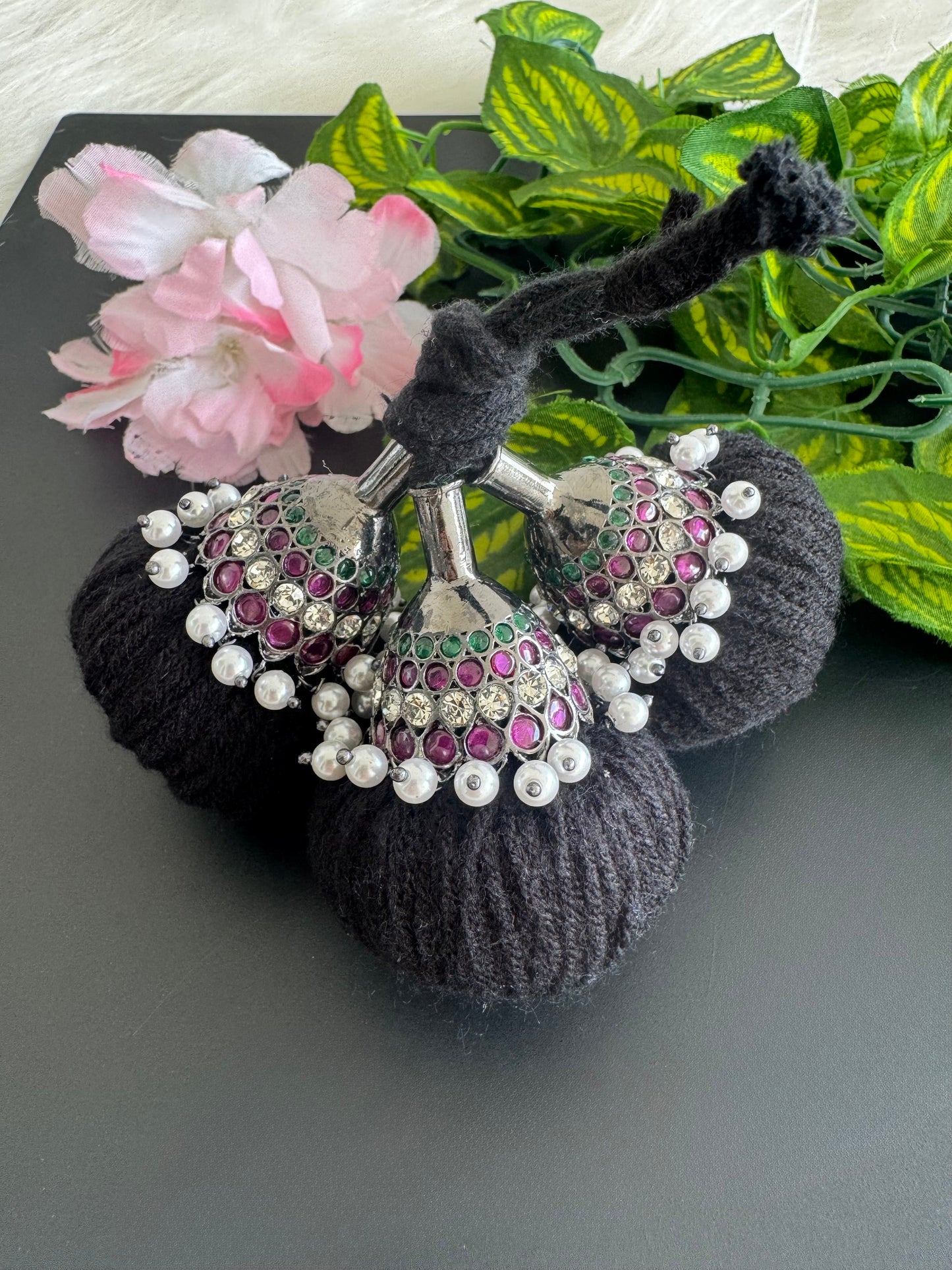 Black finish AD precious kemp-green pearl kuppulu/kunjalam dj-51181