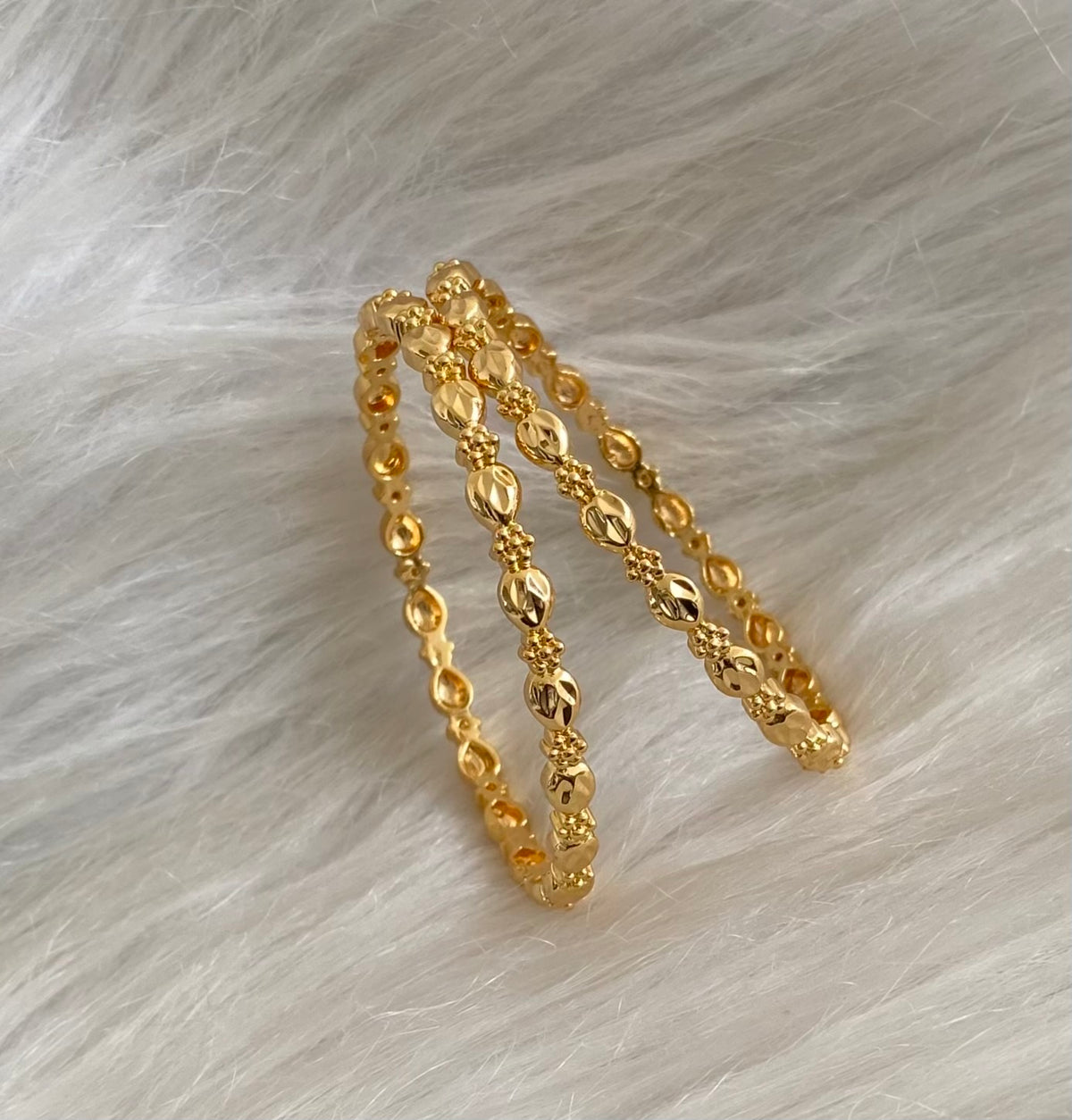 Gold tone flower design bangles(2.10) Dj-55188