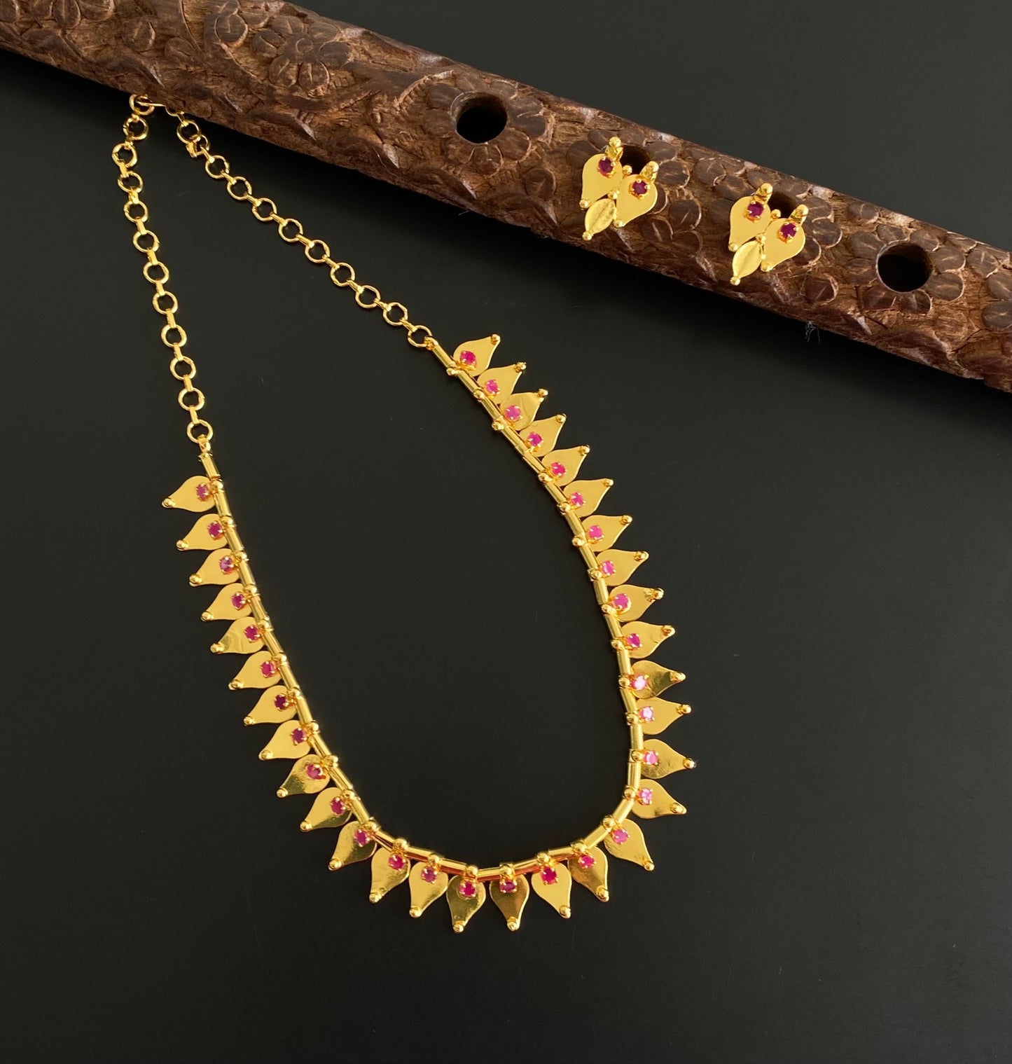 Gold tone kerala style pink thali kootam necklace set dj-48264
