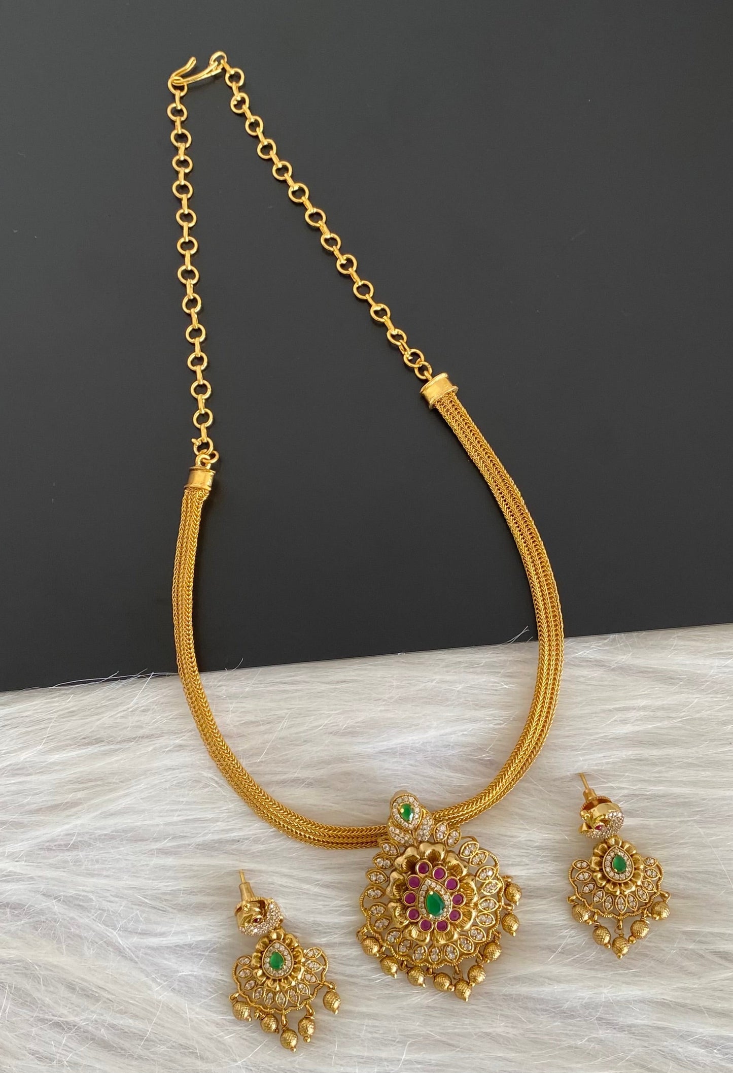 Antique gold tone kemp-green-white necklace set dj-54264