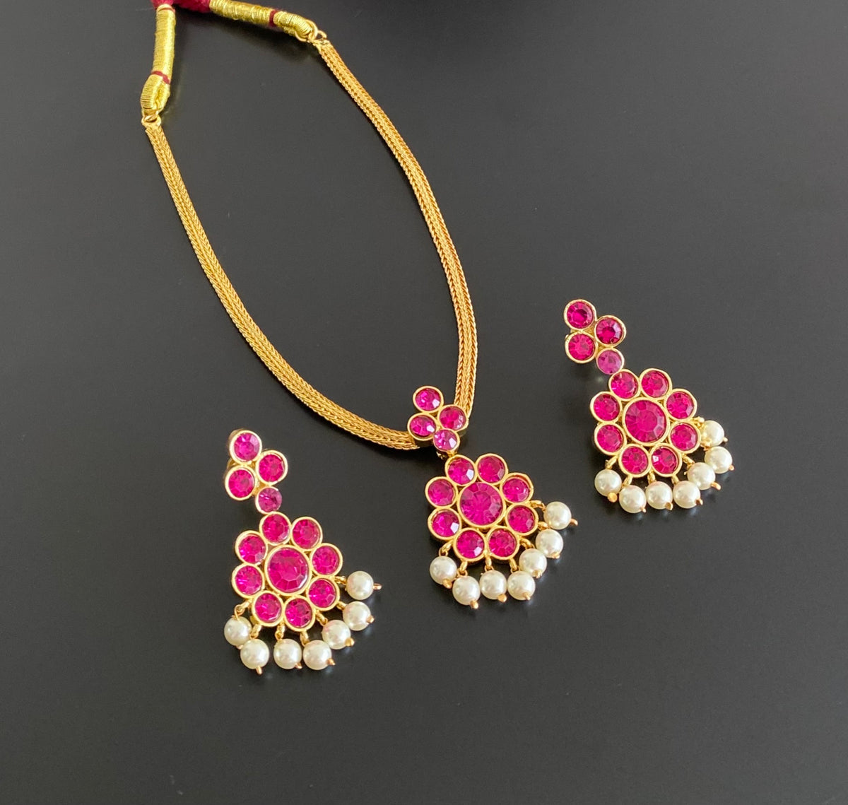 Gold tone AD balaji/rani pink stone pearl attigai flower necklace set dj-55142