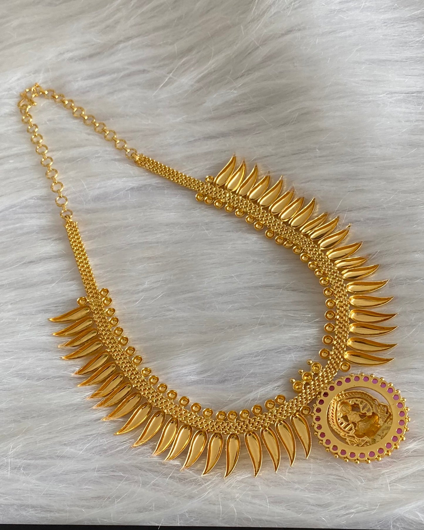 Gold tone kerala style pink stone mulla mottu lakshmi necklace dj-54134