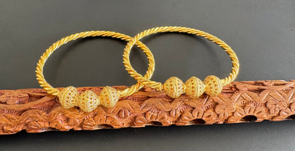 Antique gold tone ball Bangles(2.10) Dj-51337