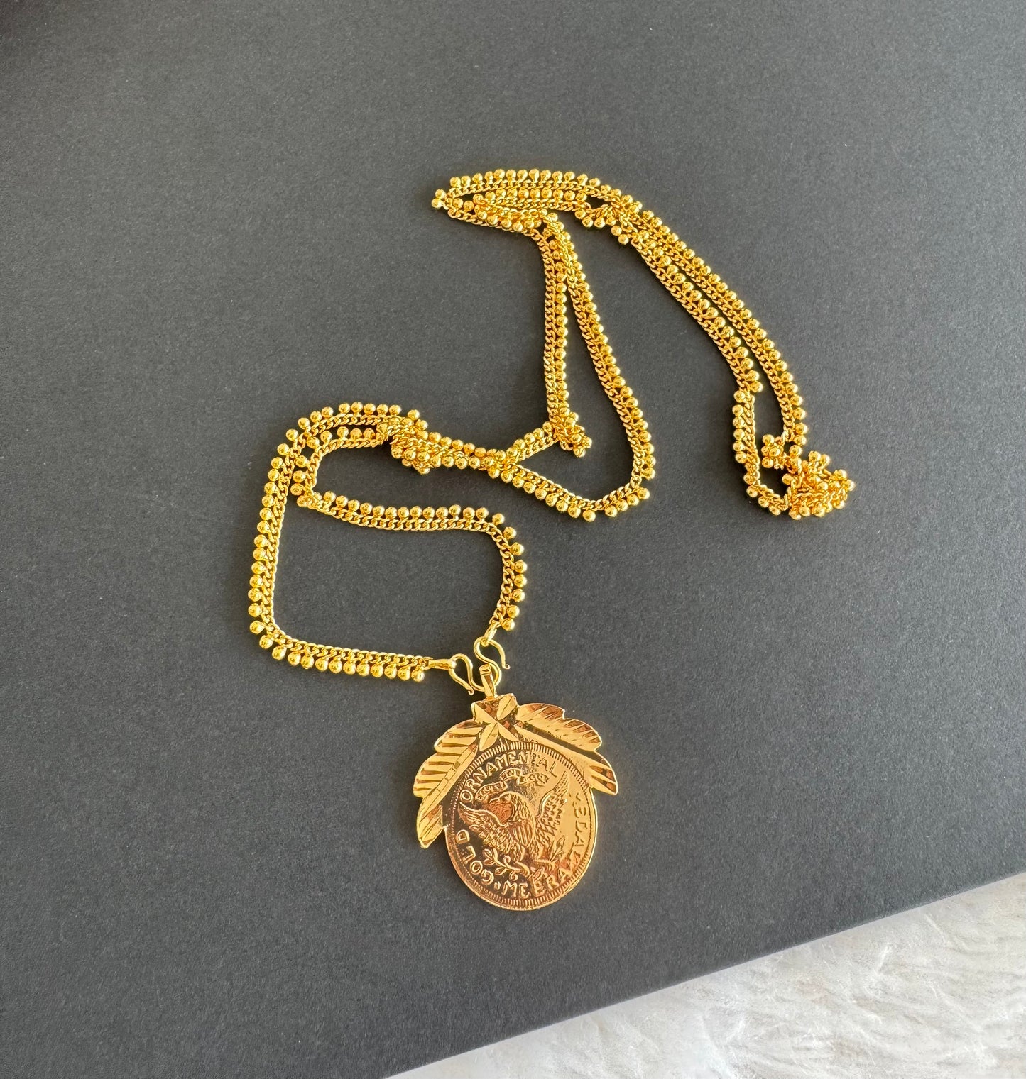 Gold tone 30 inches chain head coin pendant dj-51432