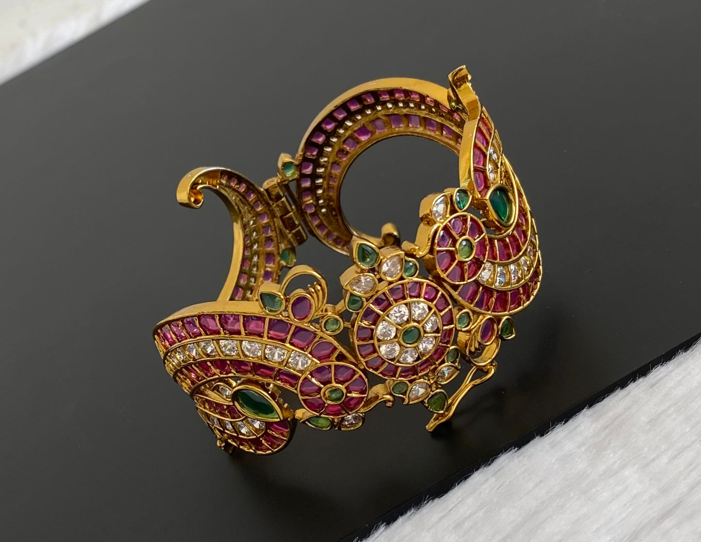 Matte finish kemp-green-white openable peacock kada/bangle dj-53463