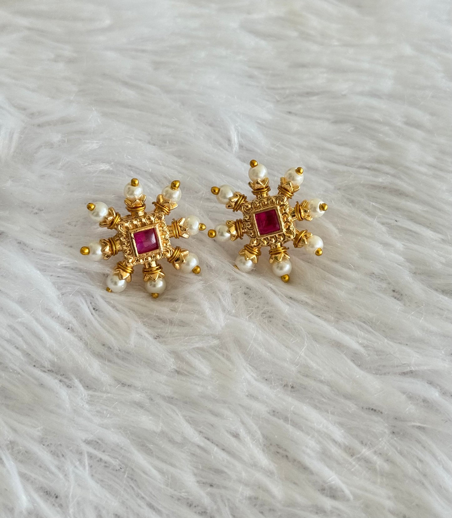 Gold tone pink-pearl square stone beaded stud/earrings dj-51594