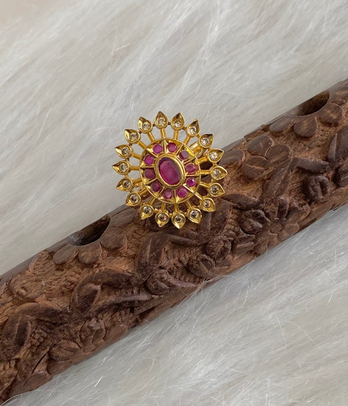 Gold tone white-ruby stone adjustable finger ring dj-55053