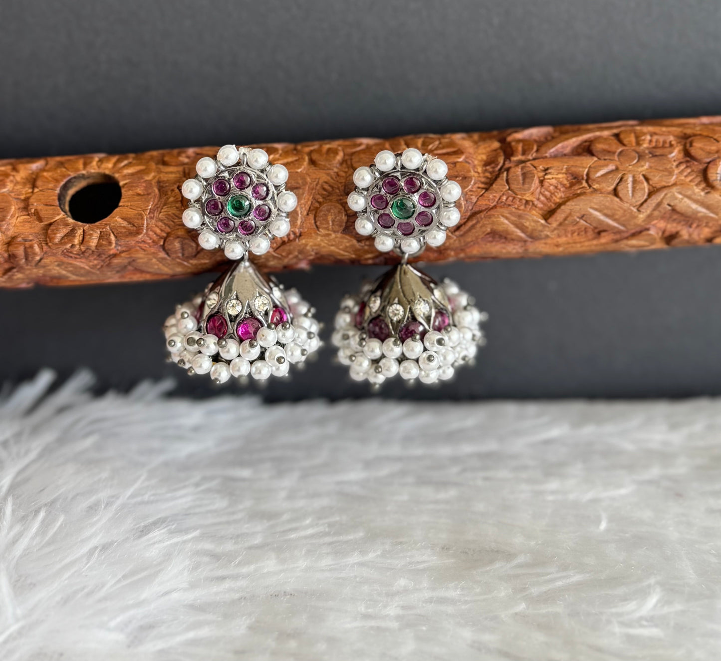 Black finish precious kemp-green-white pearl jhumkka dj-51476