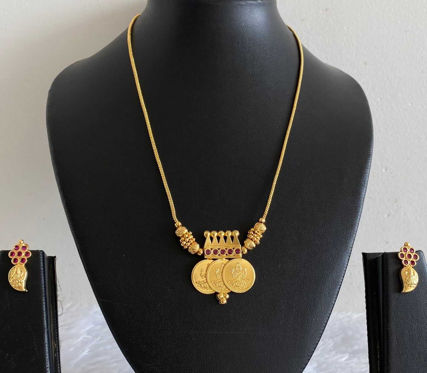 Gold tone kerala style pink stone lakshmi coin necklace set dj-54356
