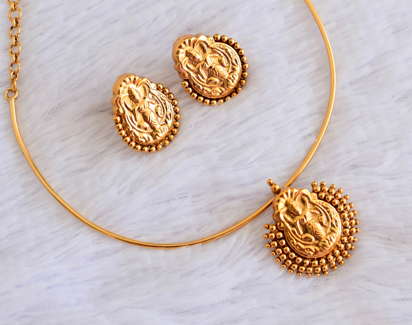 Matte finish lakshmi hasli necklace set dj-52980