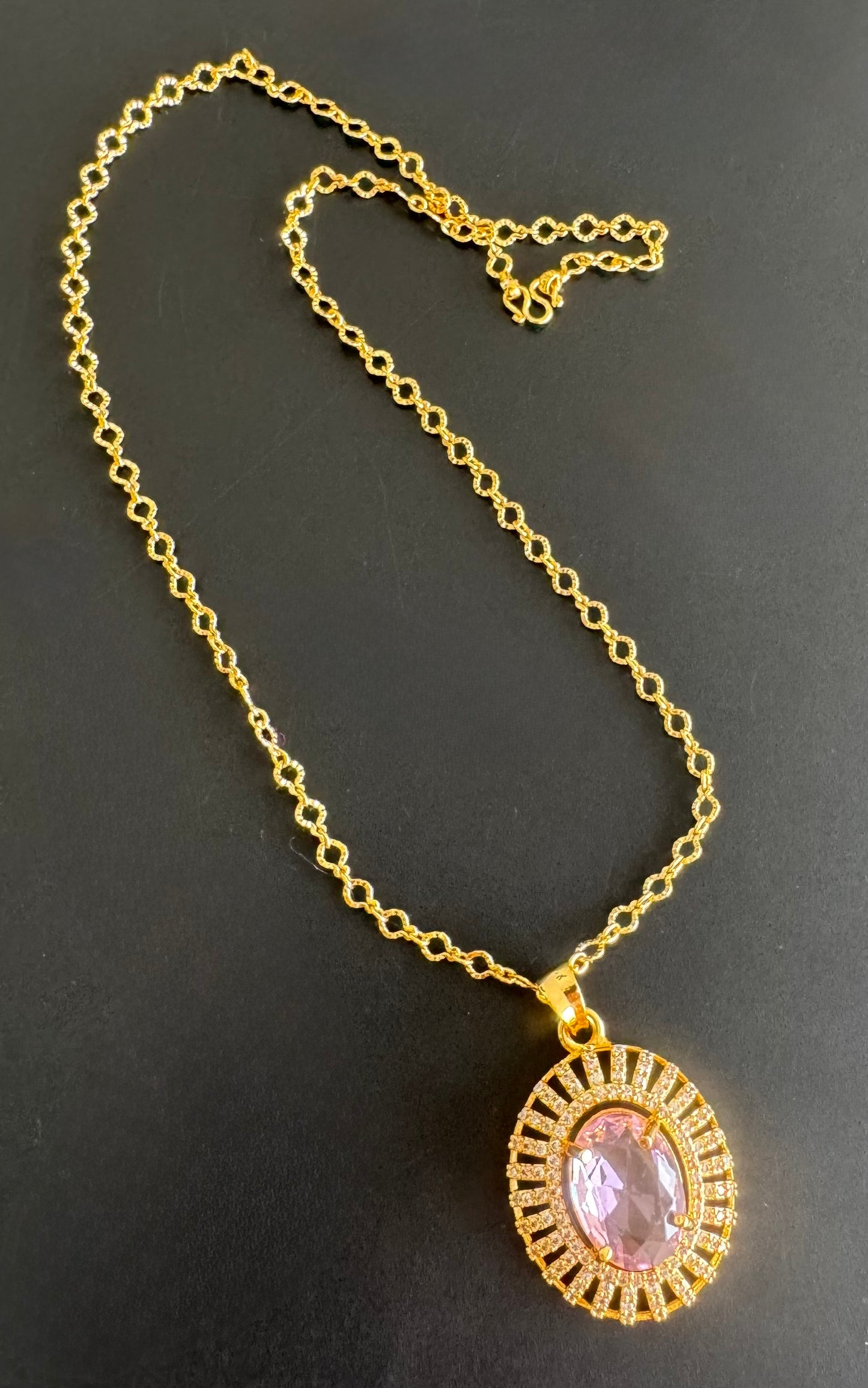 Gold tone 18 inches chain with baby pink oval stone pendant dj-51275