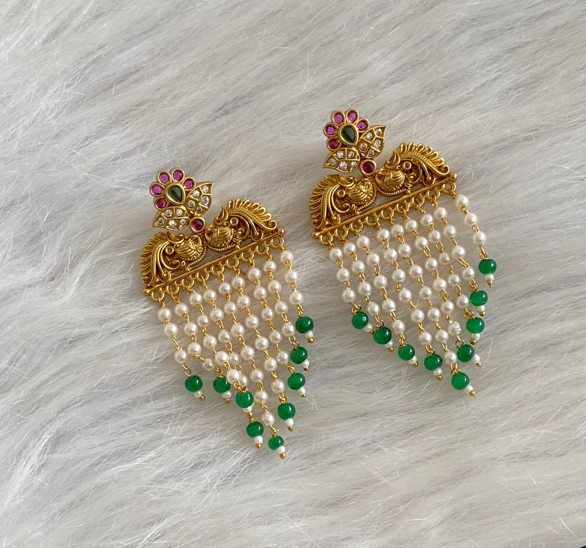 Antique gold tone peacock pearl green beaded earrings dj-54642