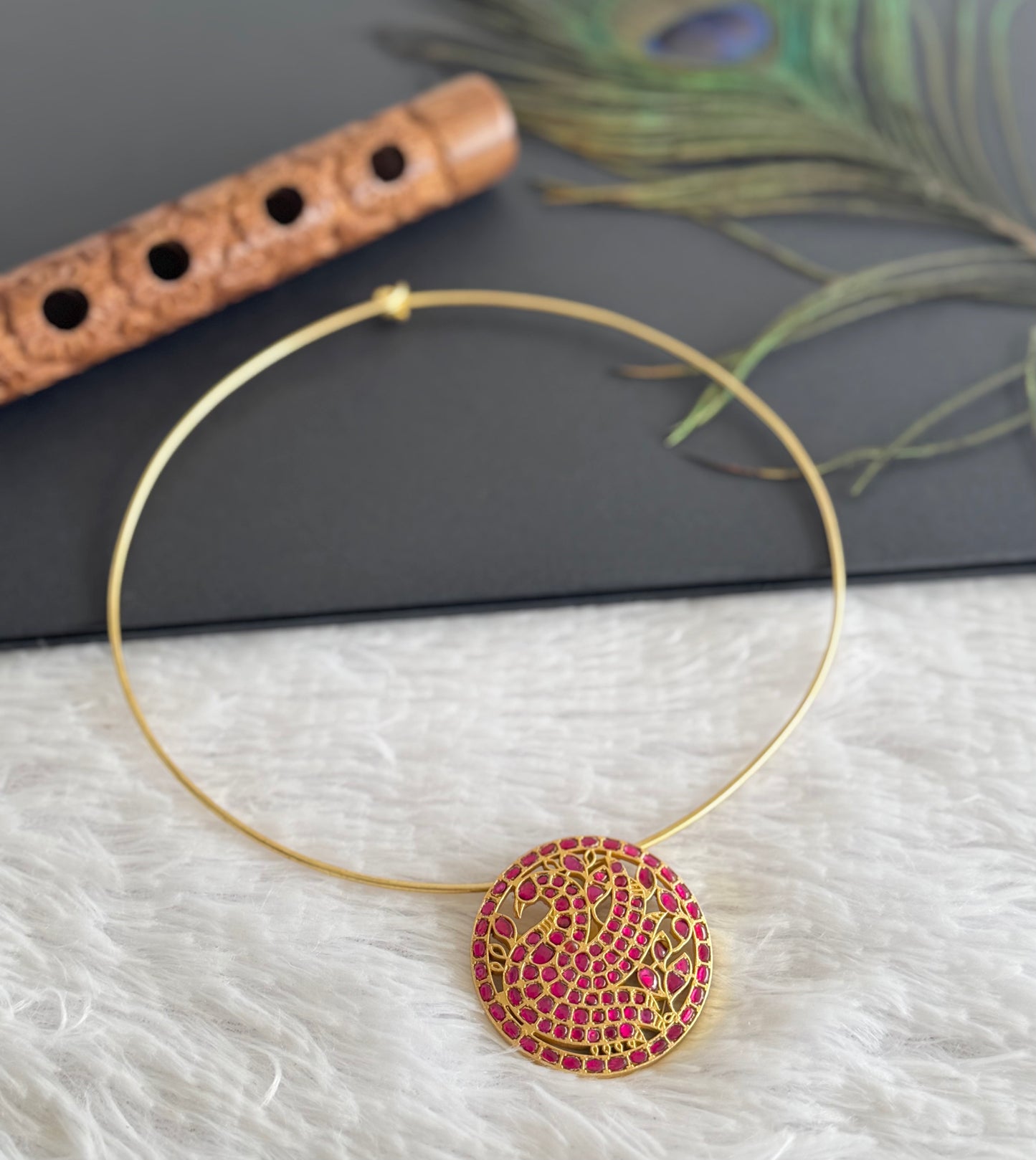 Matte finish pink kundan jadau round hasli peacock necklace dj-51532