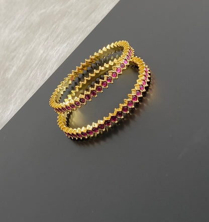 Gold tone precious kemp stone bangles(2.10) dj-54720