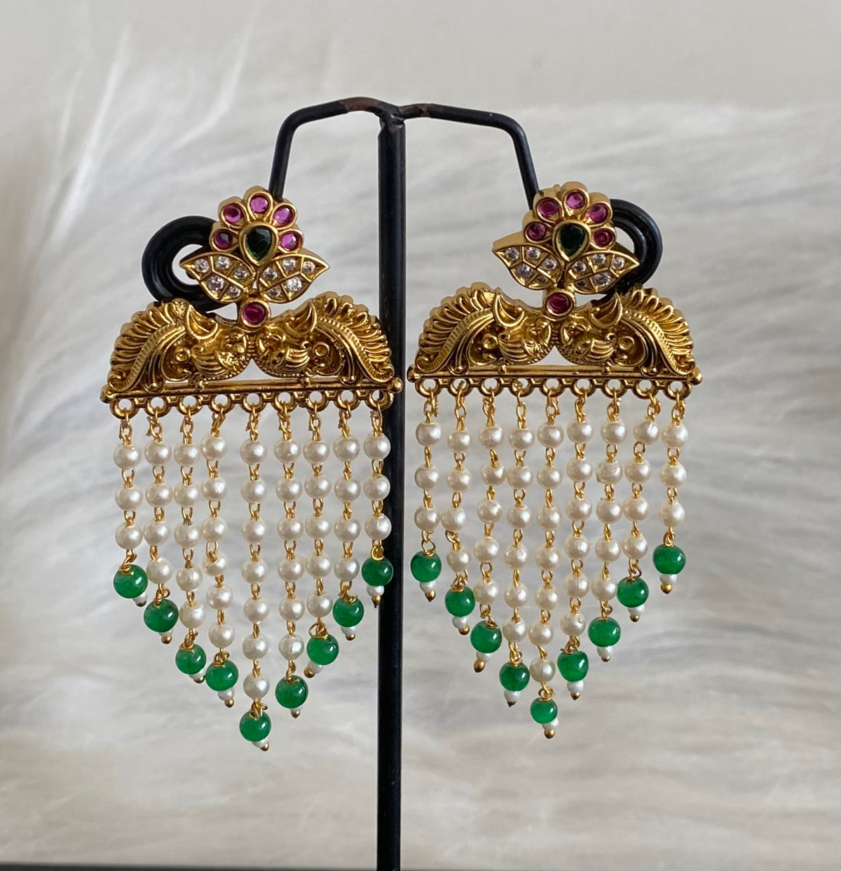 Antique gold tone peacock pearl green beaded earrings dj-54642