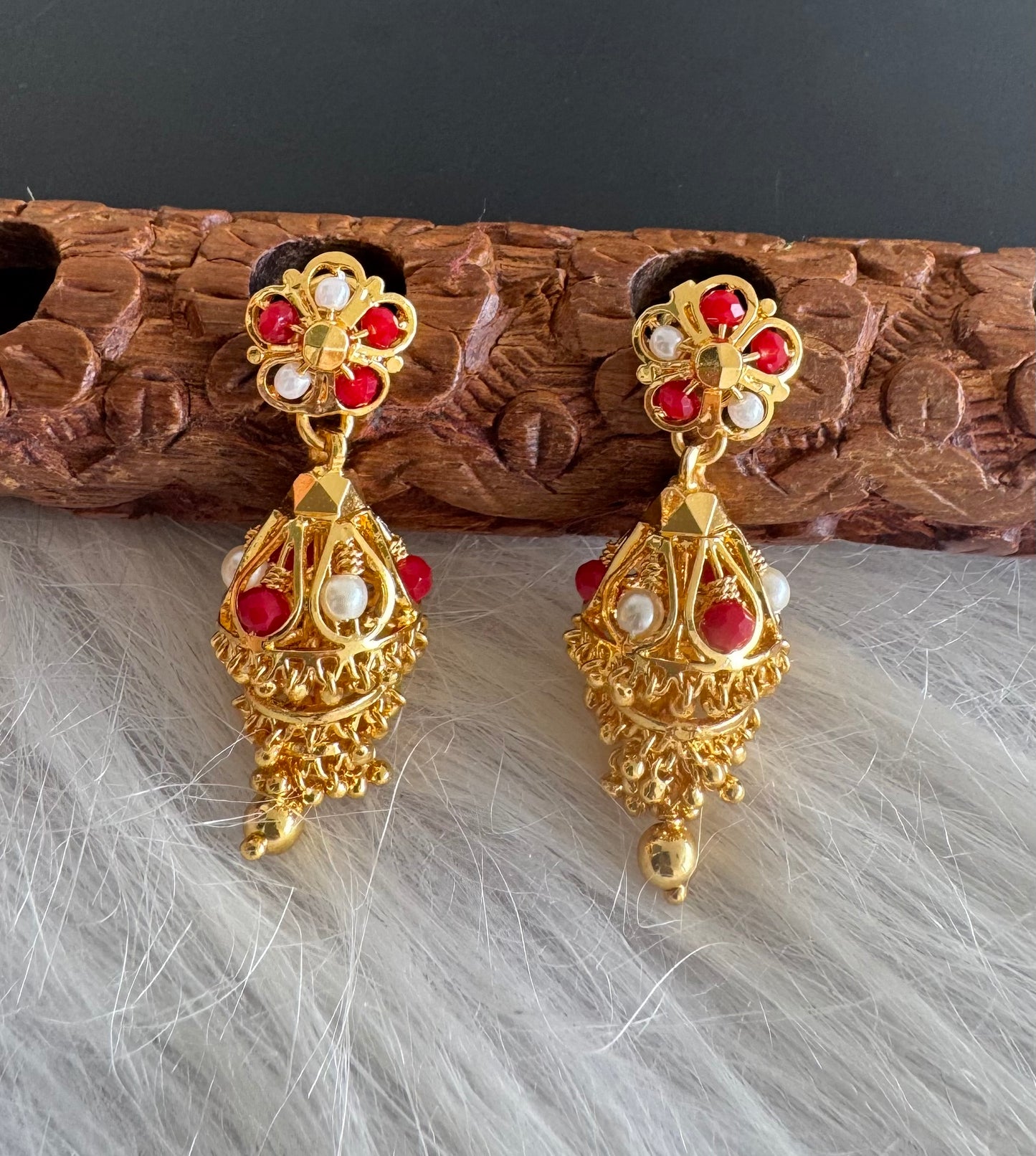 Gold tone coral-pearl beaded step jhumkka dj-51280
