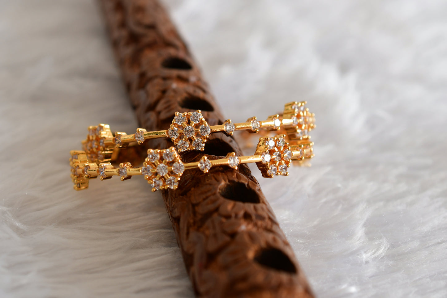 Gold tone cz white flower bangles(2.8) dj-51796