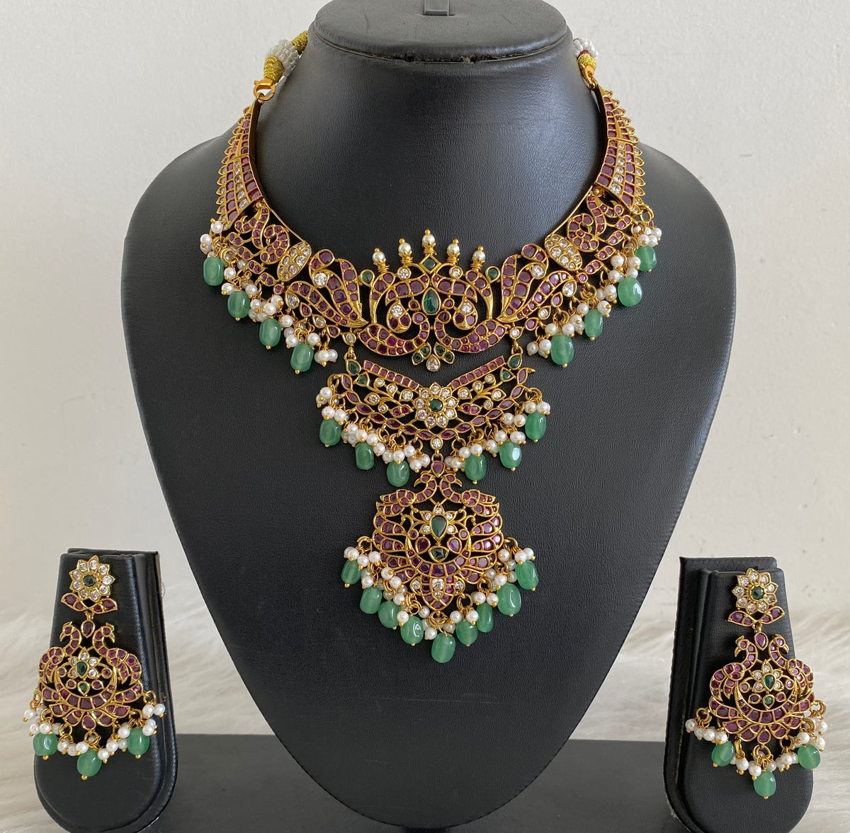 Antique gold tone kemp-green-white stone green beaded peacock necklace set dj-54812