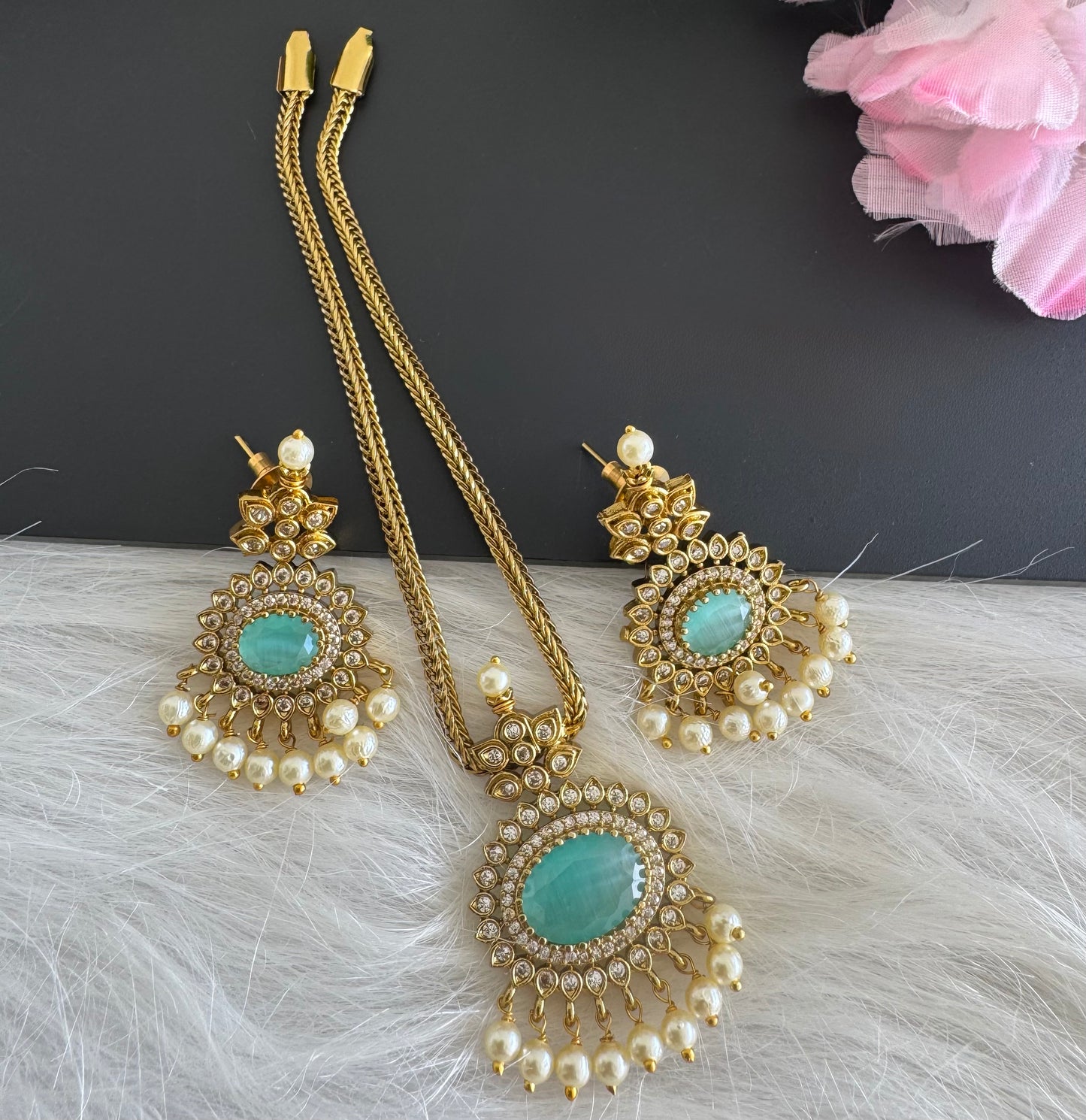 Antique gold tone cz sea green oval stone necklace set dj-51202